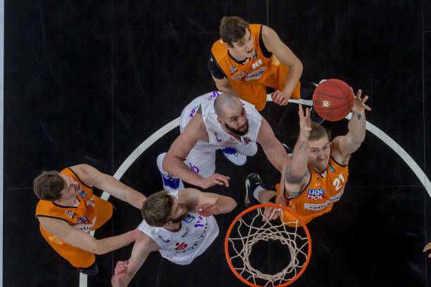 由市场补强 由市场补强