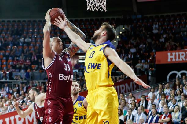 中场一脚转 中场一脚转